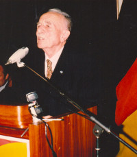 1977 - Dr. Wilhelm Hoegner spricht zur Feier des 70. Gründungsjubiläums der Garmisch-Partenkirchner SPD im Kurparkcafé